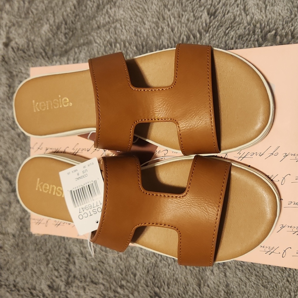 [NWT] Kensie Elena Sandals - Size 8